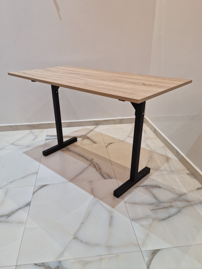 Bureau avec pieds en métal